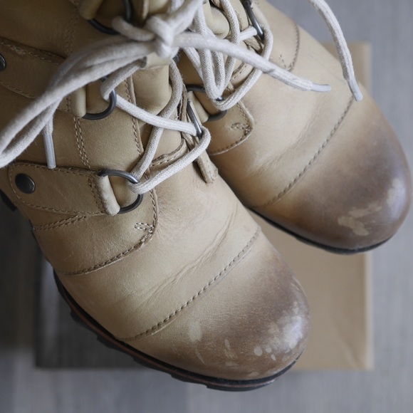 Sorel tan lace up waterproof leather wedge boots | size 6 - Picture 5 of 8